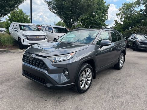 Used 2021 Toyota RAV4 XLE Premium FWD image 3