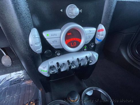 Used 2010 MINI Cooper Hardtop FWD image 23