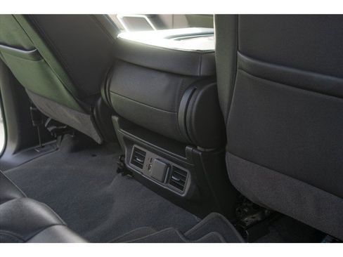 Used 2025 GMC Sierra 1500 SLT AWD/4WD image 38