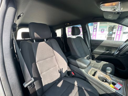 Used 2015 Jeep Grand Cherokee Laredo w/ Quick Order Package 23E AWD/4WD image 23