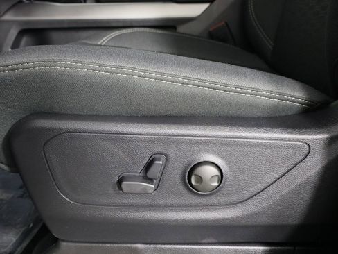 New 2026 RAM 1500 4x4 Crew Cab image 23