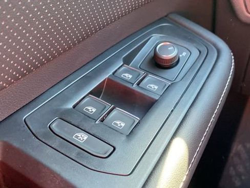 New 2026 Volkswagen Atlas SE image 17