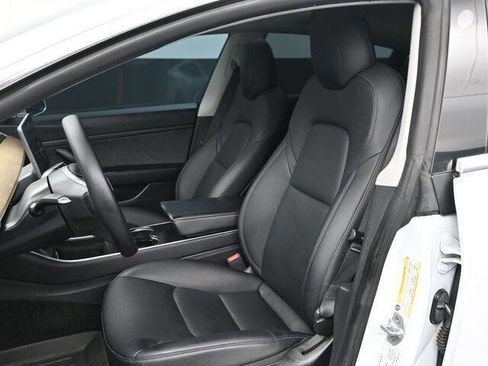 Used 2020 Tesla Model 3 Standard Range Plus image 11