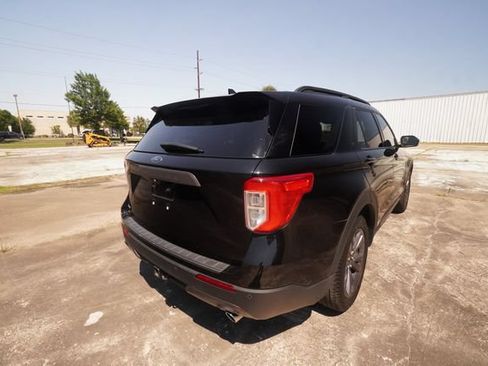Used 2023 Ford Explorer XLT w/ Equipment Group 202A RWD image 3