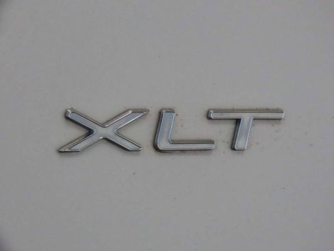 Used 2018 Ford Transit 150 XLT image 6