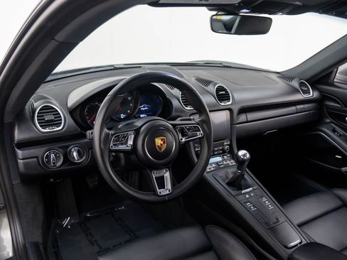 Used 2021 Porsche 718 Cayman RWD image 11