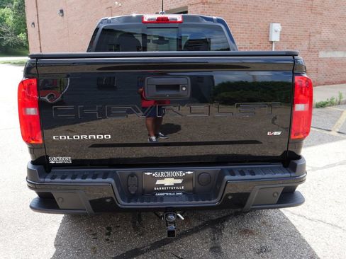Used 2022 Chevrolet Colorado Z71 w/ Z71 Midnight Edition AWD/4WD image 7