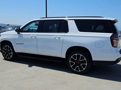 Used 2024 Chevrolet Suburban RST RWD image 6