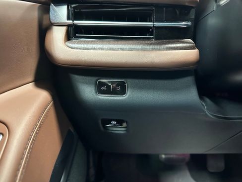 Used 2025 Lincoln Navigator L Reserve image 17