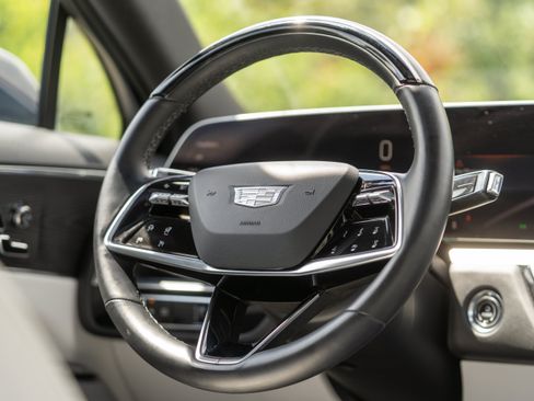 Used 2024 Cadillac Lyriq Luxury RWD image 24