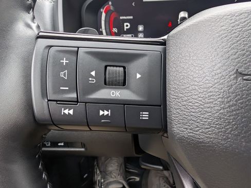 Used 2025 Nissan Rogue SL w/ SL Premium Package AWD/4WD image 28