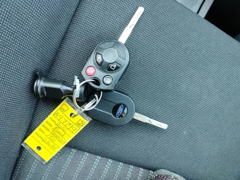 Used 2016 Ford Transit 150 XL image 42