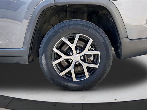 Used 2024 Jeep Grand Cherokee L Limited w/ Luxury Tech Group II image 38