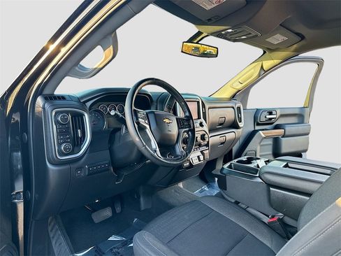 Used 2022 Chevrolet Silverado 2500 LT w/ Convenience Package image 9