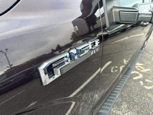 Used 2018 Ford F150 XLT w/ Equipment Group 302A Luxury AWD/4WD image 5