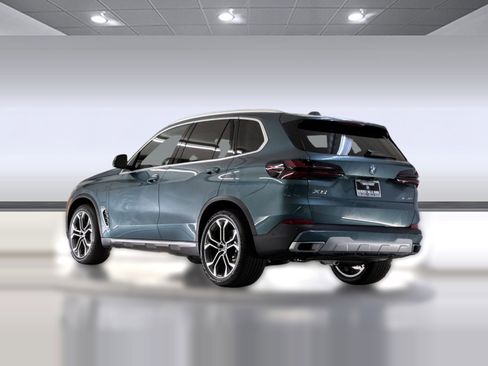 New 2026 BMW X5 xDrive50e image 3