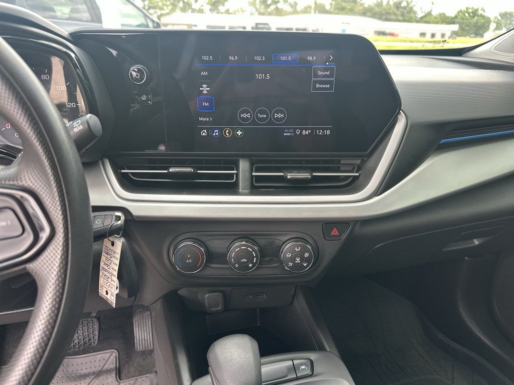 Used 2024 Chevrolet Trax LS w/ Driver Confidence Package FWD image 4