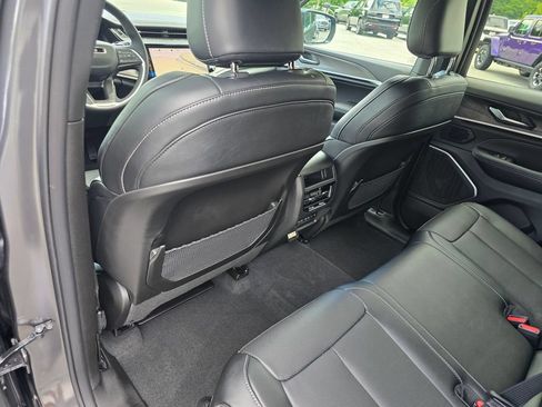 New 2026 Jeep Grand Cherokee Limited AWD/4WD image 25