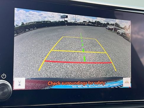 Used 2025 Toyota RAV4 XLE FWD image 17