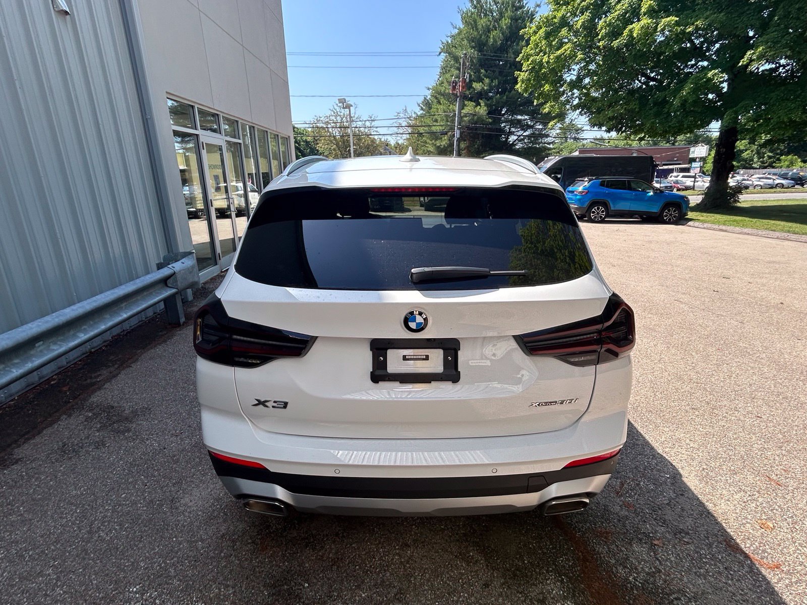 Used 2023 BMW X3 xDrive30i w/ Convenience Package AWD/4WD image 6