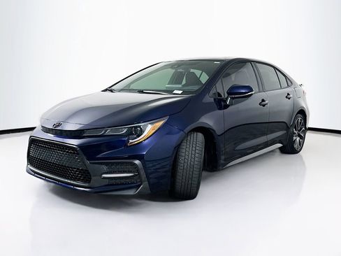 Used 2022 Toyota Corolla SE w/ SE Premium Package image 2