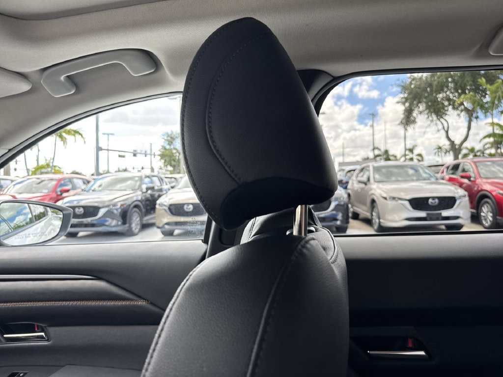 Used 2025 MAZDA CX-50 AWD 2.5 S w/ Premium Plus Pkg image 16