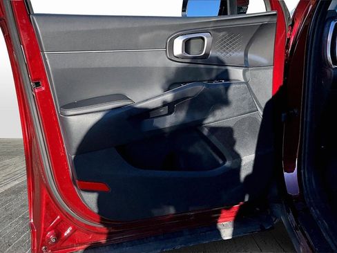 Certified 2025 Kia Sorento EX w/ Panoramic Sunroof Package image 18