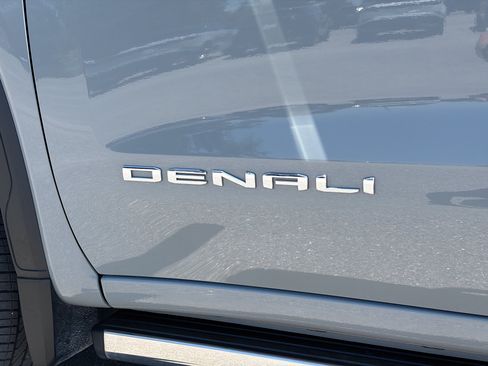 Used 2025 GMC Sierra 1500 Denali Ultimate AWD/4WD image 46