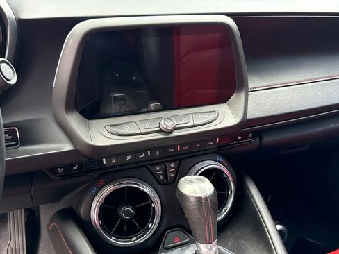 Used 2016 Chevrolet Camaro SS RWD image 18