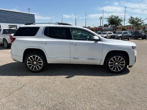 Used 2020 GMC Acadia Denali w/ Technology Package FWD image 6