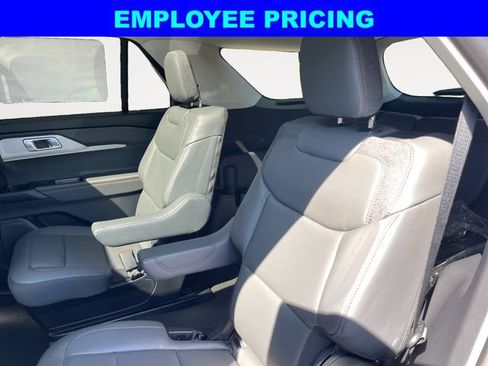 New 2026 Ford Explorer Active w/ Active Comfort Package AWD/4WD image 13