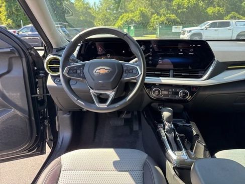 Used 2026 Chevrolet Trax LT w/ Driver Confidence Package FWD image 15