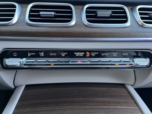 Certified 2024 Mercedes-Benz GLS 450 4MATIC image 40