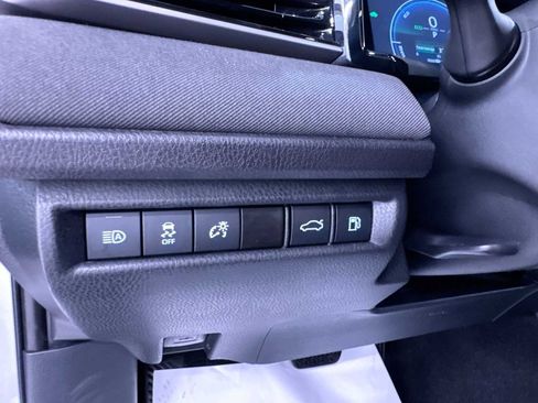 Used 2025 Toyota Camry LE w/ Convenience Package FWD image 16