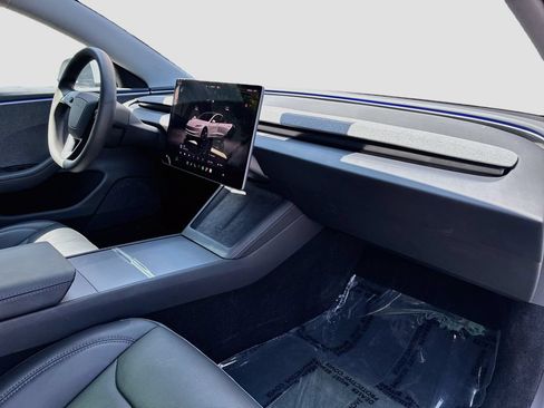Used 2025 Tesla Model 3 Long Range RWD image 32