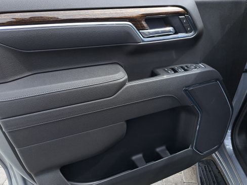 New 2025 GMC Sierra 1500 Elevation w/ LPO, Elevation Black Package image 18