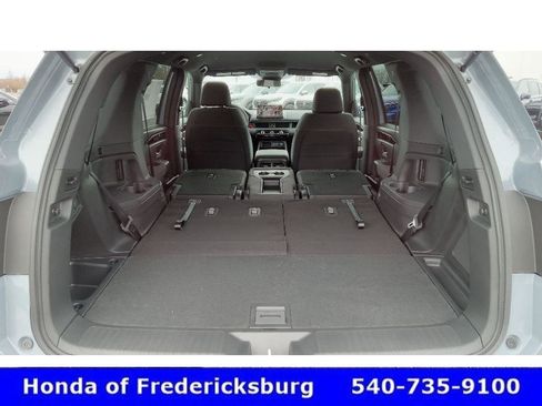 Used 2025 Honda Pilot Sport image 40