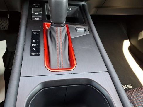 Used 2025 Nissan Kicks SR w/ SR Premium Package FWD image 22