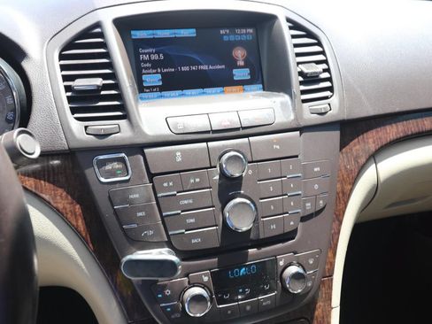 Used 2013 Buick Regal Premium FWD image 18