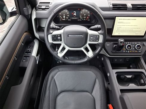 Used 2024 Land Rover Defender 110 X-Dynamic SE image 12