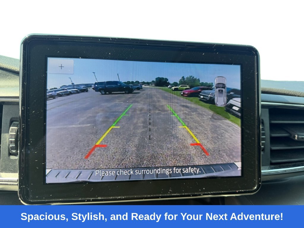 Used 2022 Ford Explorer XLT w/ Equipment Group 202A AWD/4WD image 18