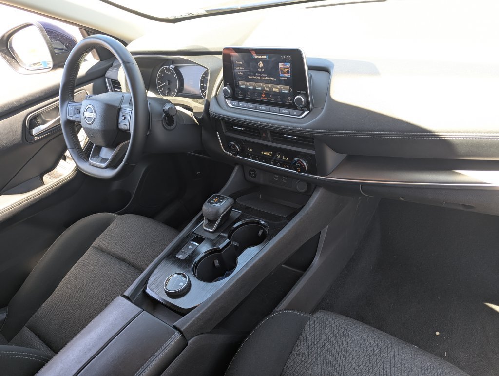 Used 2025 Nissan Rogue SV AWD/4WD image 33