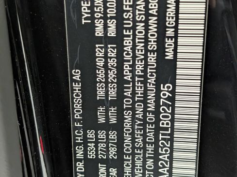 Certified 2026 Porsche Macan AWD/4WD image 28