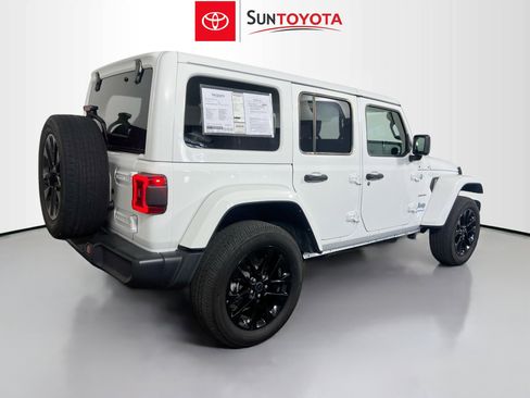 Used 2024 Jeep Wrangler Unlimited Sahara AWD/4WD image 4