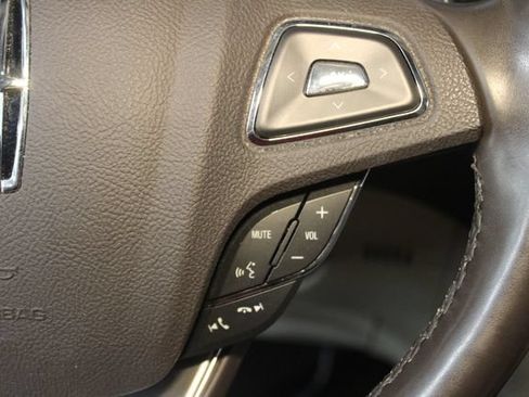 Used 2019 Lincoln MKC Select w/ Select Plus Package AWD/4WD image 24