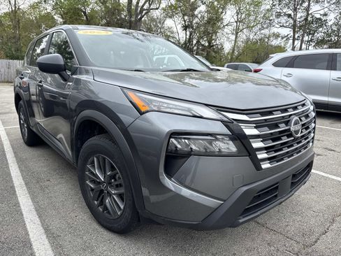 Used 2024 Nissan Rogue S image 1