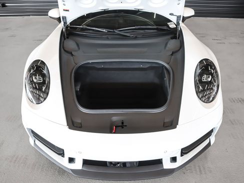 Used 2026 Porsche 911 Carrera RWD image 25