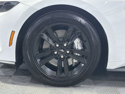 Used 2025 Ford Mustang GT RWD image 16
