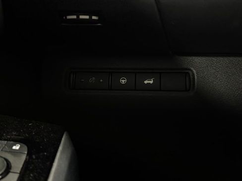 Used 2023 Nissan Pathfinder SL image 31