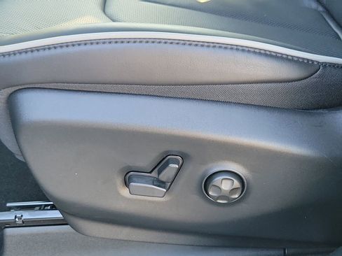 New 2026 Chrysler Pacifica Limited w/ S Appearance Package image 14